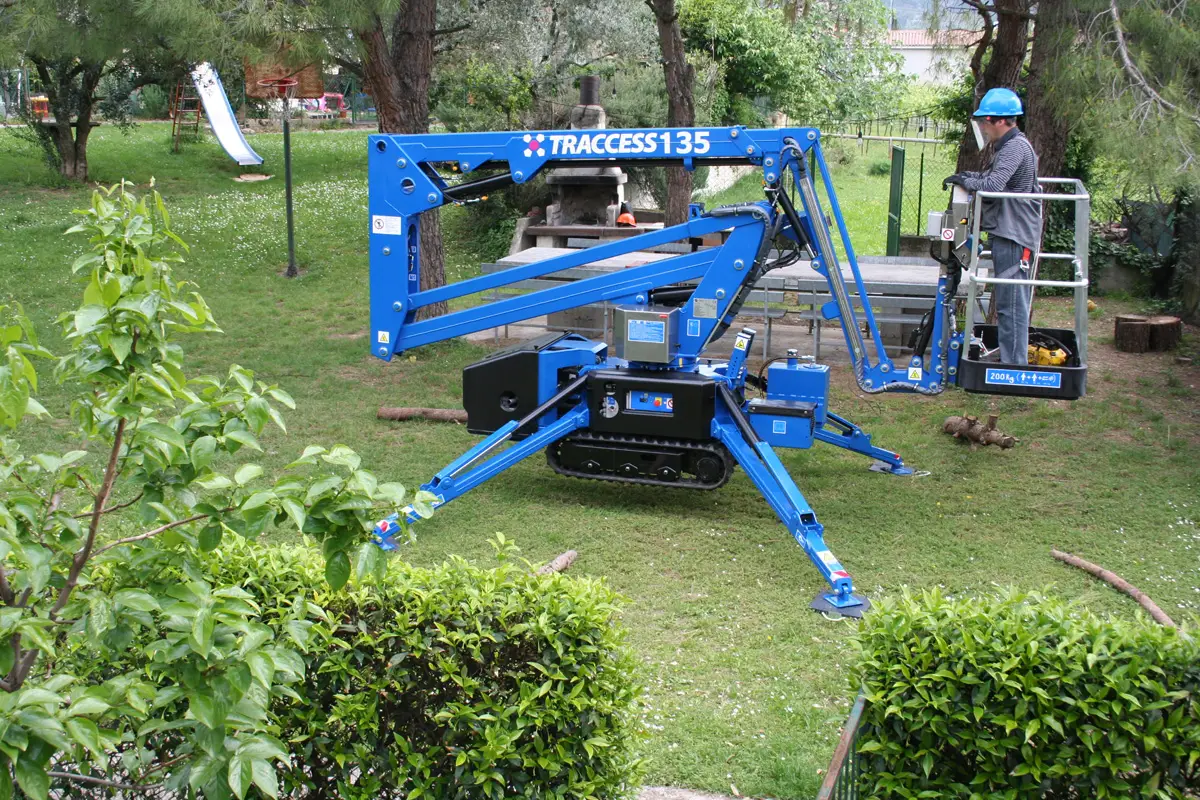 CTE Traccess 135 Spider Lift